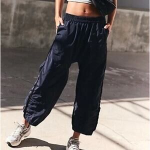 NWT FREE PEOPLE Harem Style Jogger-Black Size L